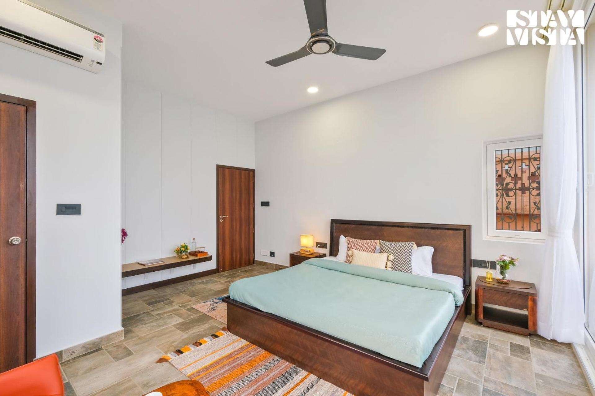 Stayvista At The Ganga House - Holy River Varanasi, Varanasi